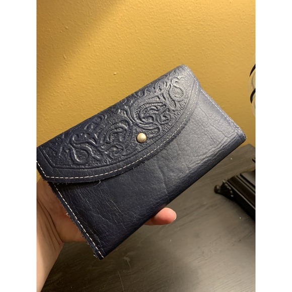VTG Sandalwood Cowhide Brazil Tooled Navy Blue Leather Trifold Wallet-7x4‎ - Picture 2 of 9